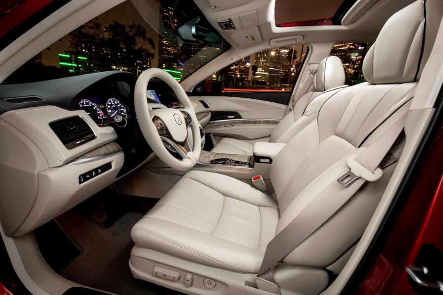 Интерьер Acura RLX Sport Hybrid SH-AWD 2017 года  (фото 13 из 52)